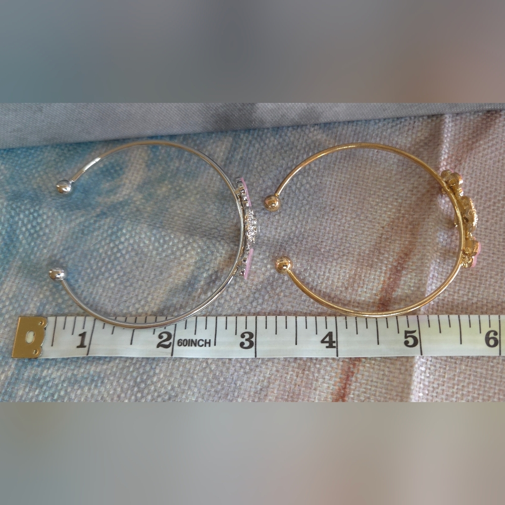 Pink Clover Bangle Bracelet - Gold or Silver Tone Brand New - Picture 4 of 6